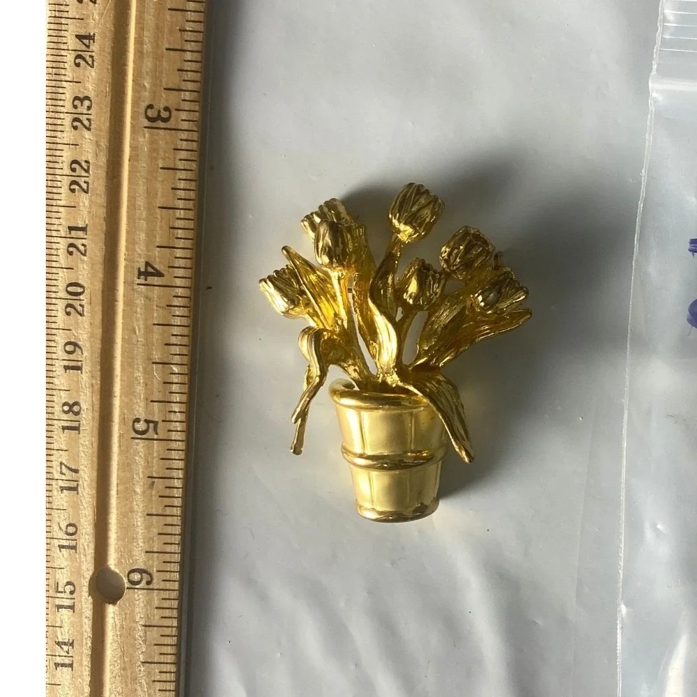 Vintage Gold Tone Tulip Flower Pot Brooch Pin Floral Garden Jewelry‎ 2 Inch